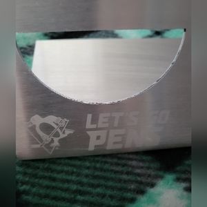 5 hockey puck holder